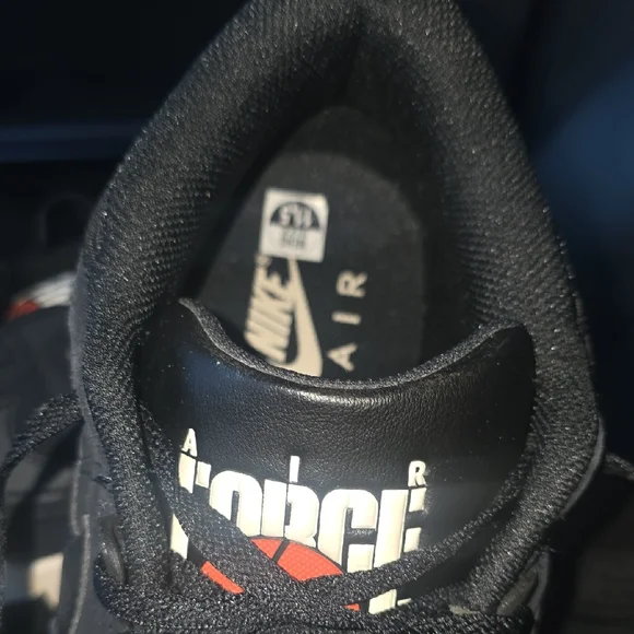 Nike Men's Black and Cream Sneakers - Picture 2 of 10